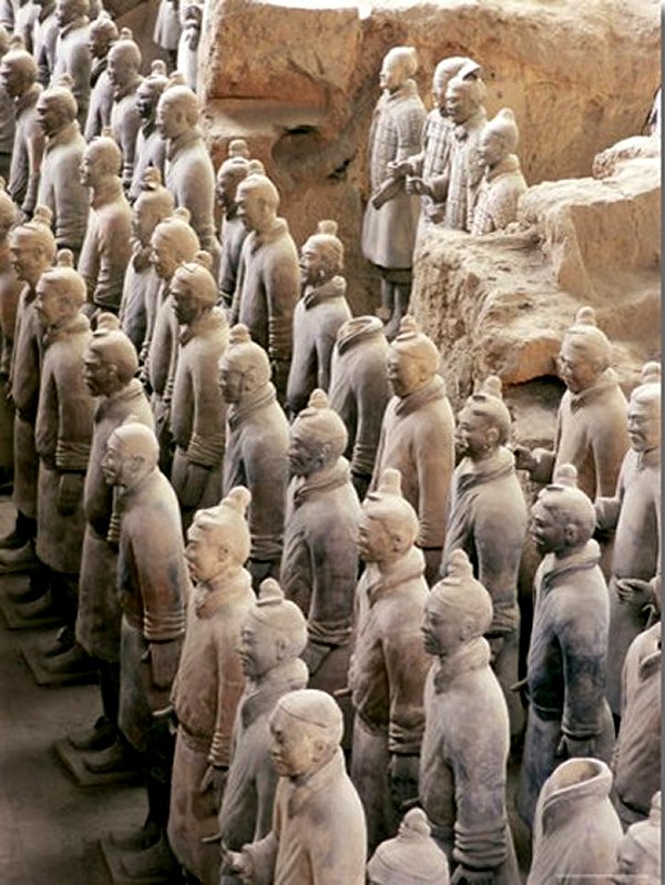 Some of the Six Thousand Statues in the Army of Terracotta Warriors, Shaanxi Province, China, Qin Dinasty 210 BC.