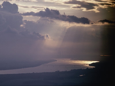 Kenneth Garrett - Sunlight over Ohio River, Art Print